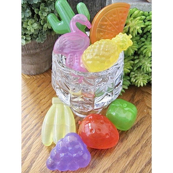 New Summer Strawberry, Mixed Fruit, Flamingo, Cactus Reusable Ice Cubes Set of 8 - Picture 8 of 10
